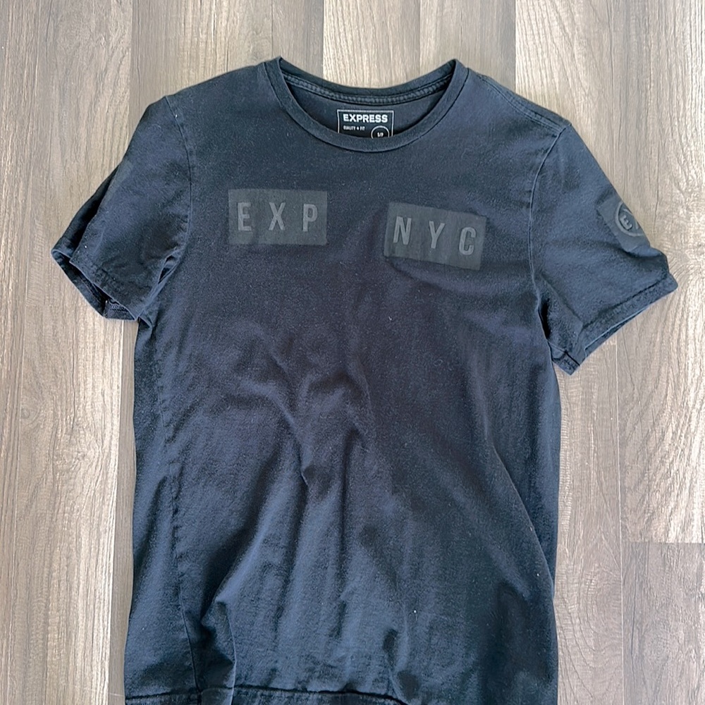 Men’s Express NWT Night Out Tee